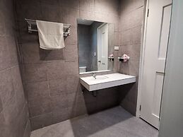 Pescadores Suites Moalboal