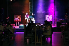 Pescadores Suites Moalboal