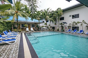 Pescadores Suites Moalboal