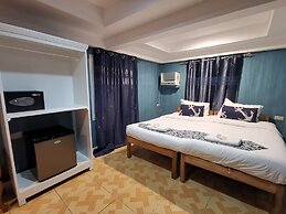 Pescadores Suites Moalboal