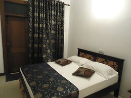 Flower Seven Hotel