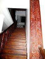 Villa Pinnawala & Restaurant