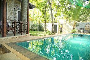 Villa Pinnawala & Restaurant