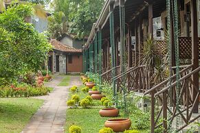 Villa Pinnawala & Restaurant