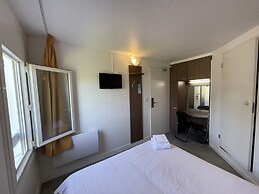 Kyriad Direct Rouen Sud - Val de Reuil