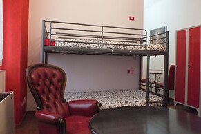 Atmos Luxe Navigli Hostel & Rooms