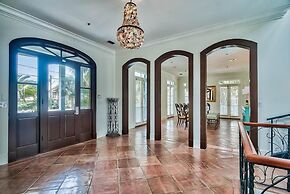 Caribbean Queen 5 Bedroom Holiday Home by Five Star Properties