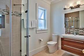 Caribbean Queen 5 Bedroom Holiday Home by Five Star Properties