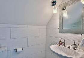 Caribbean Queen 5 Bedroom Holiday Home by Five Star Properties