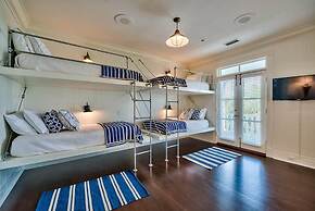 Caribbean Queen 5 Bedroom Holiday Home by Five Star Properties