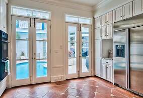 Caribbean Queen 5 Bedroom Holiday Home by Five Star Properties