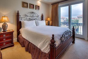 Casa de Cielo 4 Bedroom Holiday Home by Five Star Properties