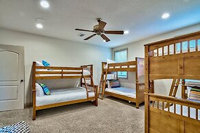 Casa de Palms 5 Bedroom Holiday Home by Five Star Properties