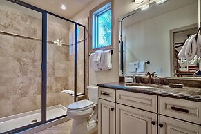 Casa de Palms 5 Bedroom Holiday Home by Five Star Properties