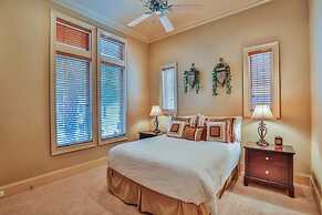 Casa Divina 5 Bedroom Holiday Home by Five Star Properties