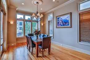 Casa Divina 5 Bedroom Holiday Home by Five Star Properties