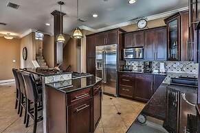 Casa Lontano 3 Bedroom Holiday Home by Five Star Properties