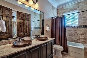 Casa Tuscany 6 Bedroom Holiday Home by Five Star Properties