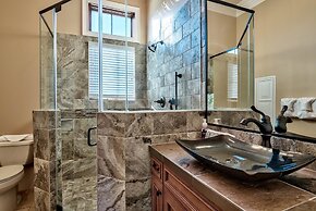 Casa Tuscany 6 Bedroom Holiday Home by Five Star Properties