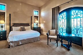 Casa Tuscany 6 Bedroom Holiday Home by Five Star Properties