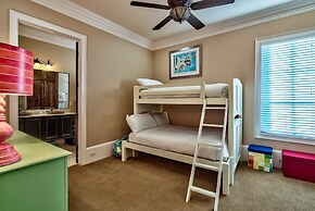 Casa Tuscany 6 Bedroom Holiday Home by Five Star Properties