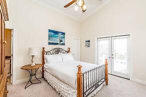 CORAL SHORES 5 Bedroom Holiday Home by Five Star Properties