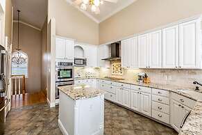 CORAL SHORES 5 Bedroom Holiday Home by Five Star Properties