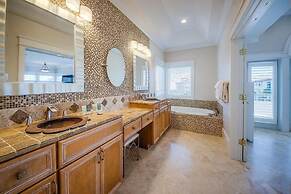 Costa Del Mar 5 Bedroom Holiday Home by Five Star Properties