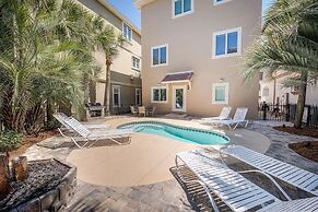 Costa Del Mar 5 Bedroom Holiday Home by Five Star Properties