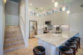 Costa Del Mar 5 Bedroom Holiday Home by Five Star Properties