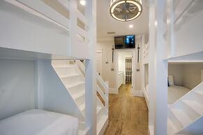 Costa Del Mar 5 Bedroom Holiday Home by Five Star Properties