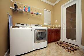 Dolce Vita 6 Bedroom Holiday Home by Five Star Properties