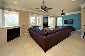 Dolce Vita 6 Bedroom Holiday Home by Five Star Properties