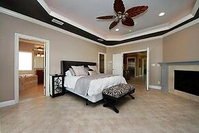 Dolce Vita 6 Bedroom Holiday Home by Five Star Properties