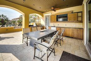 Gigglin Marlin 7 Bedroom Holiday Home by Five Star Properties