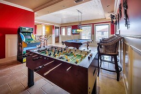 Gigglin Marlin 7 Bedroom Holiday Home by Five Star Properties