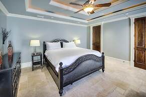 Gigglin Marlin 7 Bedroom Holiday Home by Five Star Properties