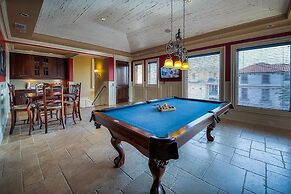 Gigglin Marlin 7 Bedroom Holiday Home by Five Star Properties