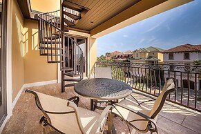 Gigglin Marlin 7 Bedroom Holiday Home by Five Star Properties