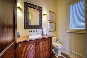 Gigglin Marlin 7 Bedroom Holiday Home by Five Star Properties