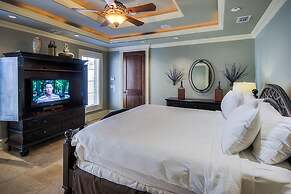 Gigglin Marlin 7 Bedroom Holiday Home by Five Star Properties