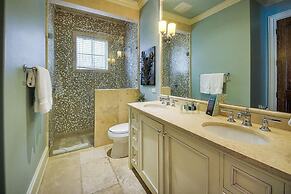 Gigglin Marlin 7 Bedroom Holiday Home by Five Star Properties