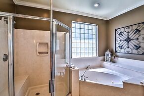 Son Kissed 4 Bedroom Holiday Home by Five Star Properties