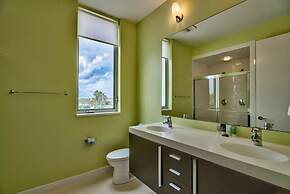 The White House of Holiday Isle 6 Bedroom Holiday Home by Five Star Pr