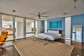 The White House of Holiday Isle 6 Bedroom Holiday Home by Five Star Pr