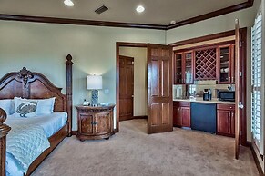 Tuscan Villa 5 Bedroom Holiday Home by Five Star Properties