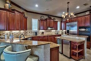 Tuscan Villa 5 Bedroom Holiday Home by Five Star Properties