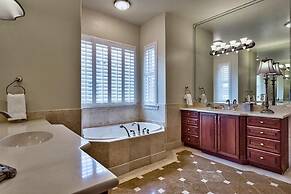 Tuscan Villa 5 Bedroom Holiday Home by Five Star Properties