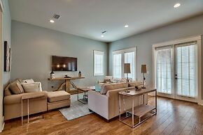 Villa Destiny 6 Bedroom Holiday Home by Five Star Properties