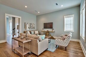 Villa Destiny 6 Bedroom Holiday Home by Five Star Properties